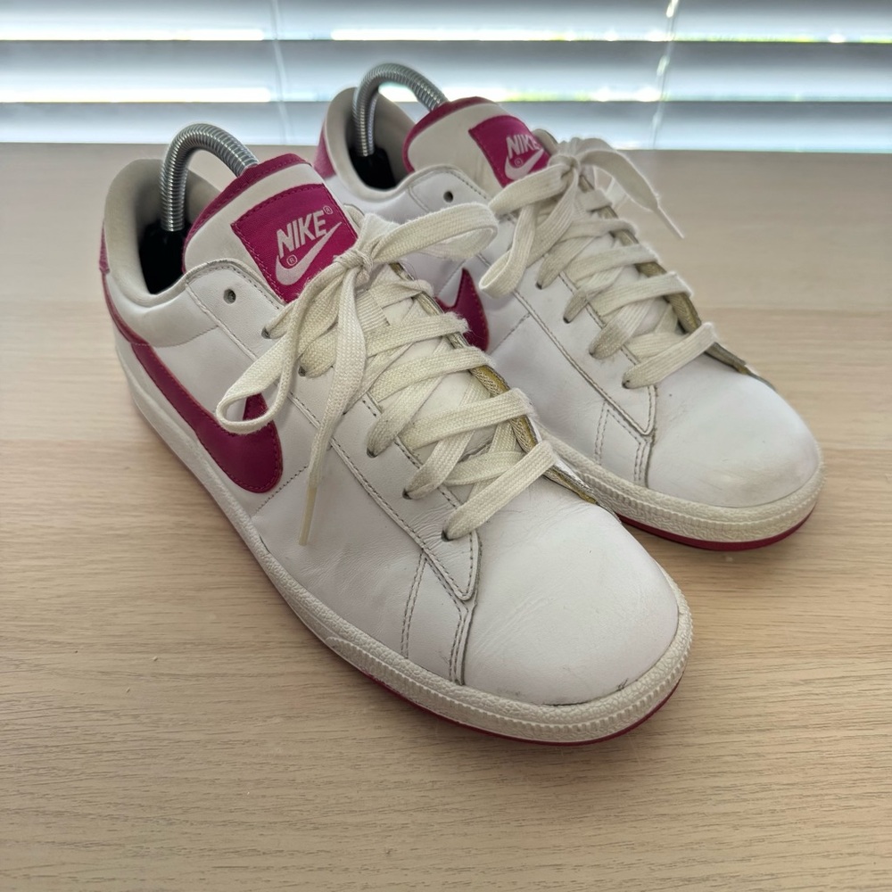 Nike Women’s Tennis Classic Sneaker White Hot Pink, Size 9 Runs Small Like 8.5
